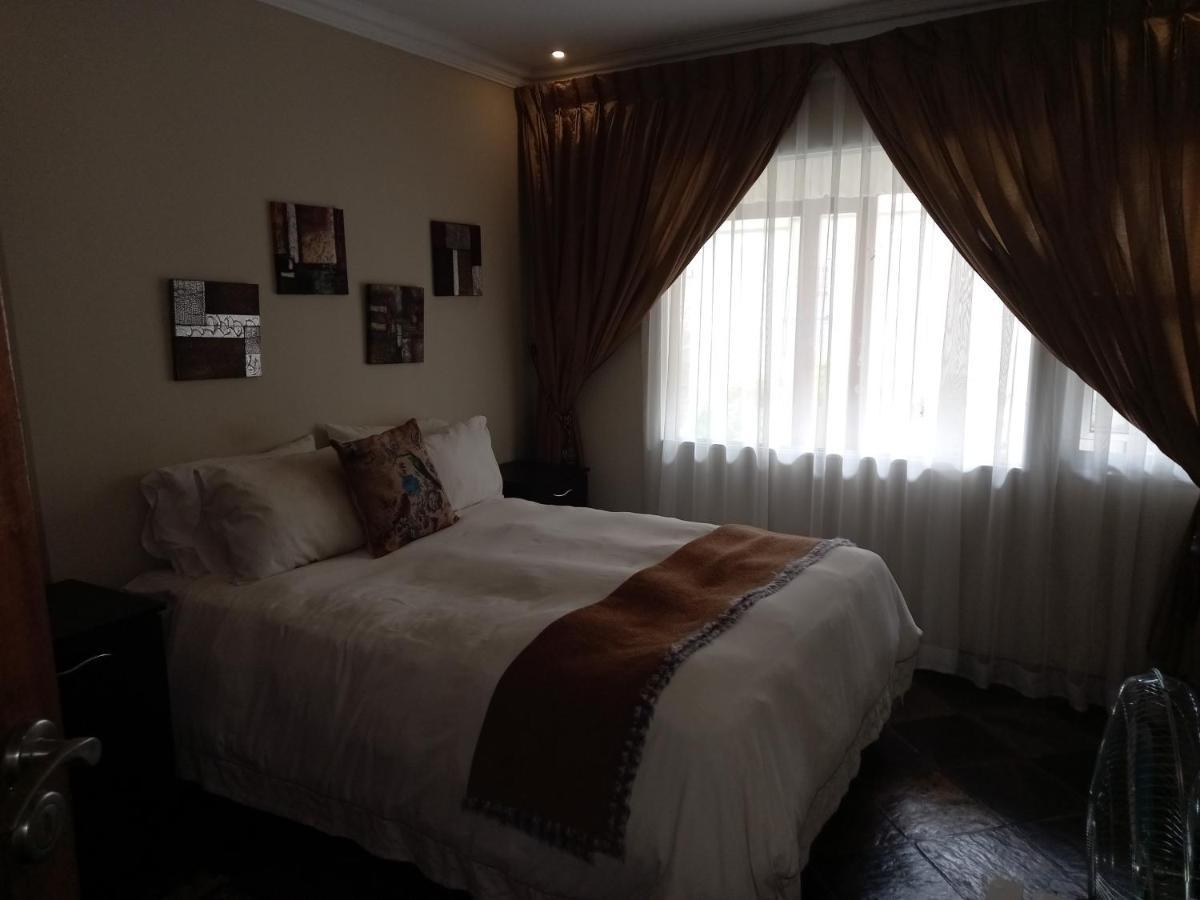 Troas Boutique Hotel Вандербейлпарк Екстериор снимка